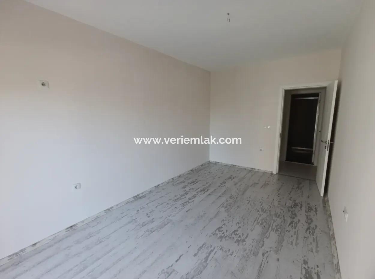 Geräumige Wohnung An Der Hauptstraße Von Seferihisar Izmir, Speziell Für Eltern Geplant, Kostenlos