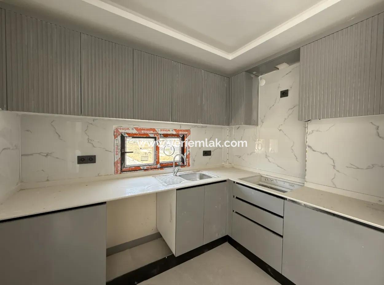 Luxuriöse Und Moderne 1 1 Wohnung In Seferihisar Çolakibrahimbey Nachbarschaft
