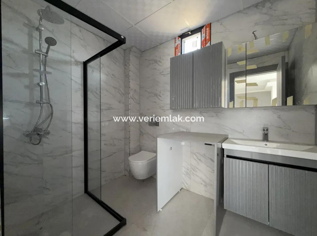 Luxuriöse Und Moderne 1 1 Wohnung In Seferihisar Çolakibrahimbey Nachbarschaft