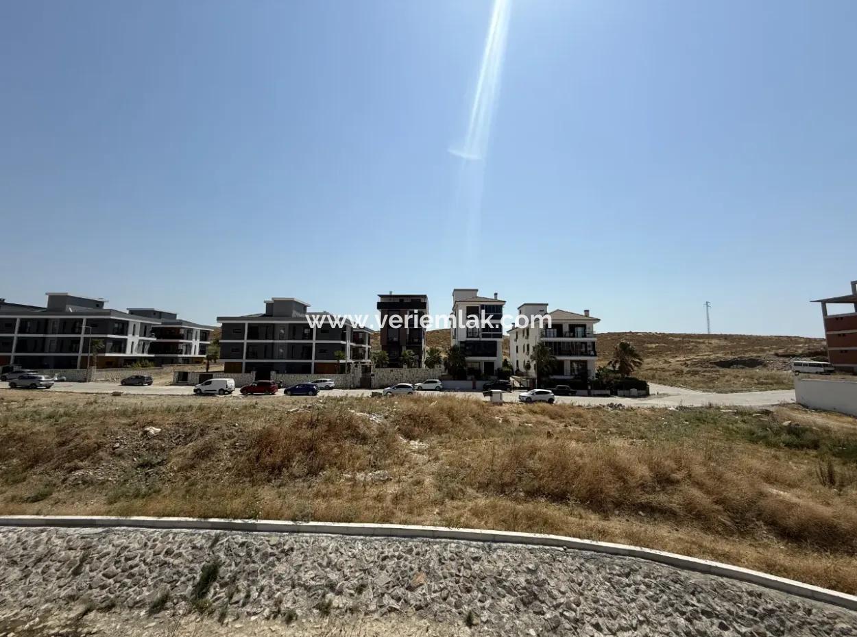 Luxuriöse Und Moderne 1 1 Wohnung In Seferihisar Çolakibrahimbey Nachbarschaft