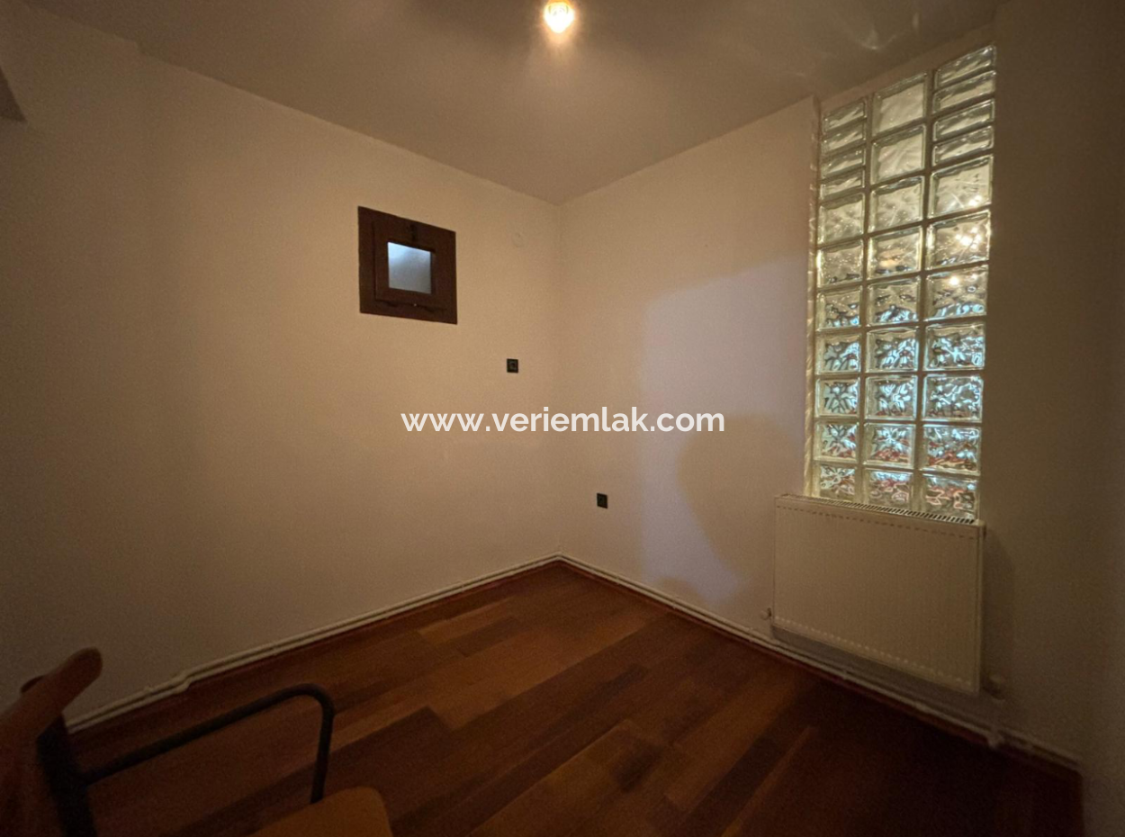 1. Stock 2 1 70M2 Erdgas Möblierte Wohnung Zu Vermieten In Alsancak Kahramanlar!