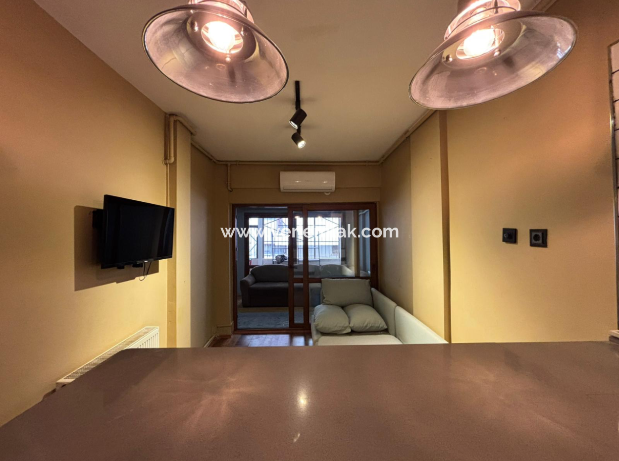 1. Stock 2 1 70M2 Erdgas Möblierte Wohnung Zu Vermieten In Alsancak Kahramanlar!