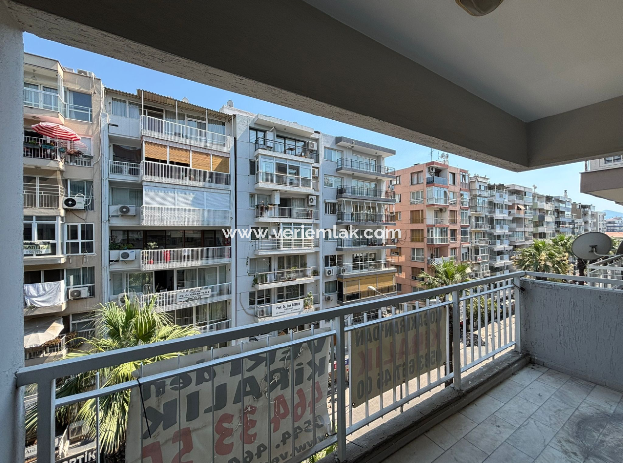 Alsancak Talatpaşa Boulevard 3 1 130M2 Geschäft Zu Vermieten / Praxis