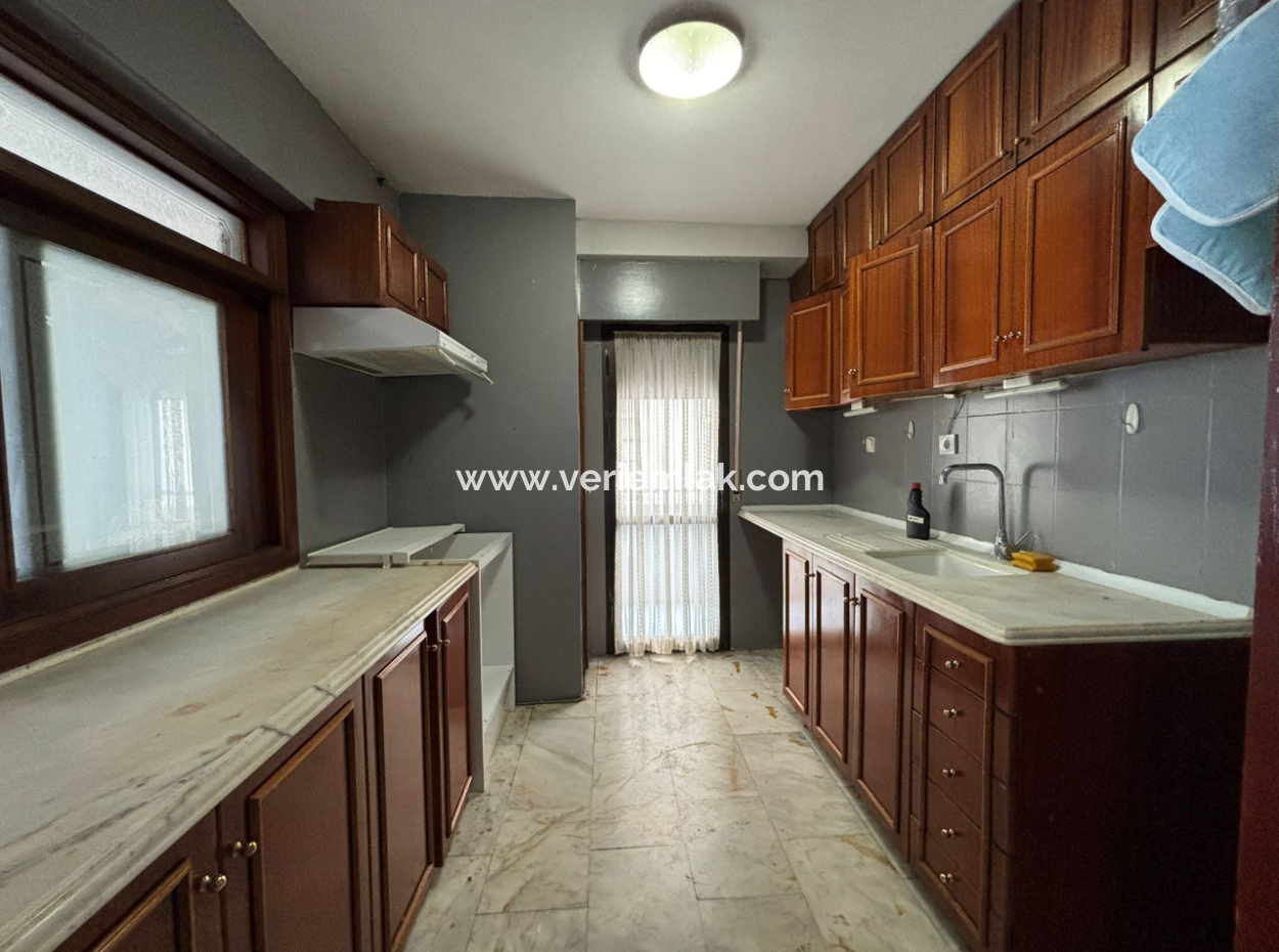 Alsancak Talatpaşa Boulevard 3 1 130M2 Geschäft Zu Vermieten / Praxis