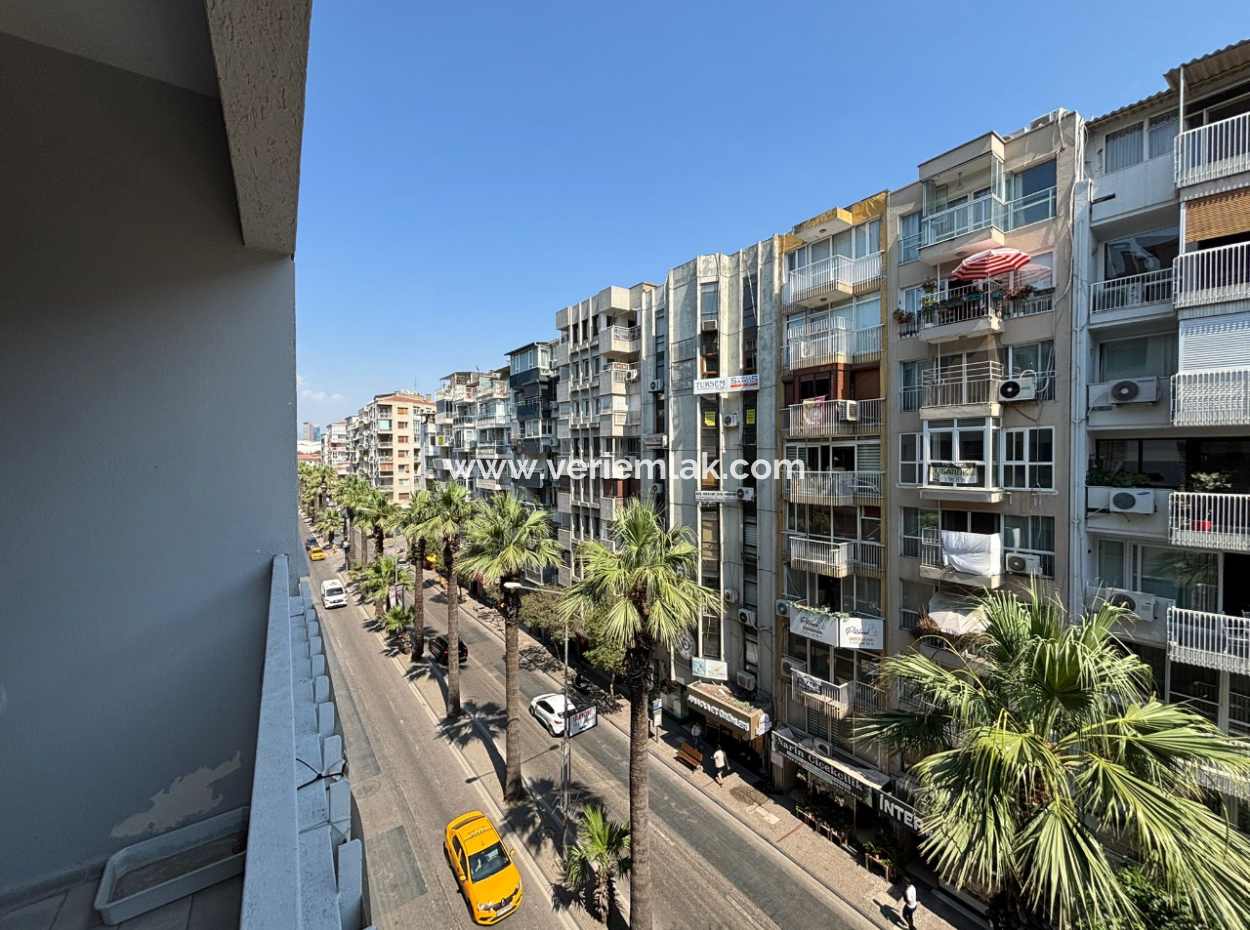Alsancak Talatpaşa Boulevard 3 1 130M2 Geschäft Zu Vermieten / Praxis