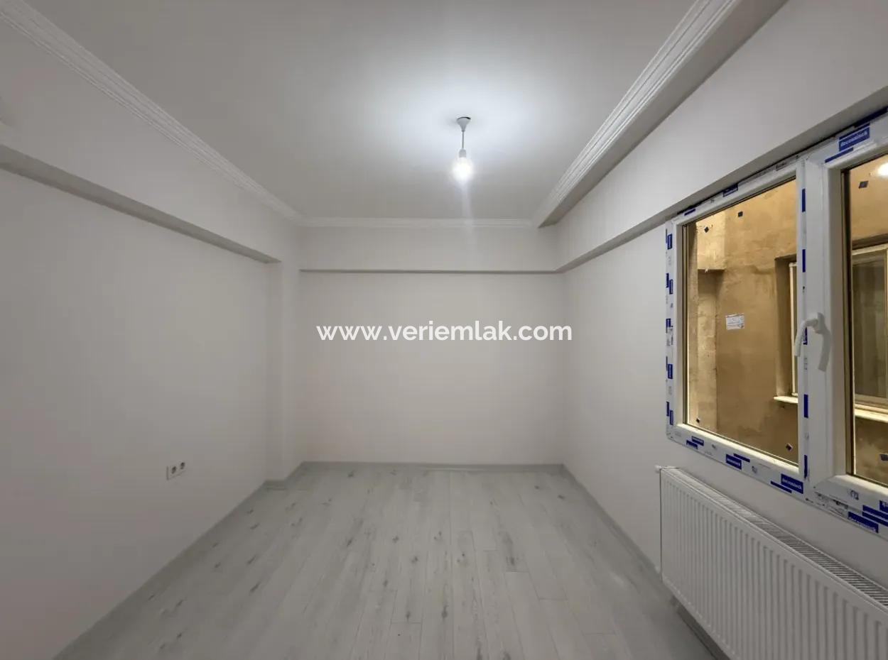 Zentral Gelegene, Komplett Renovierte, Geräumige Und Komfortable 3 1 Wohnung Im Viertel Seferihisar Camikebir