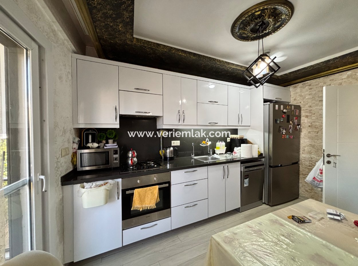 Komfortable Maisonette-Wohnung Zum Verkauf In Der Nachbarschaft Seferihisar Hidirlik