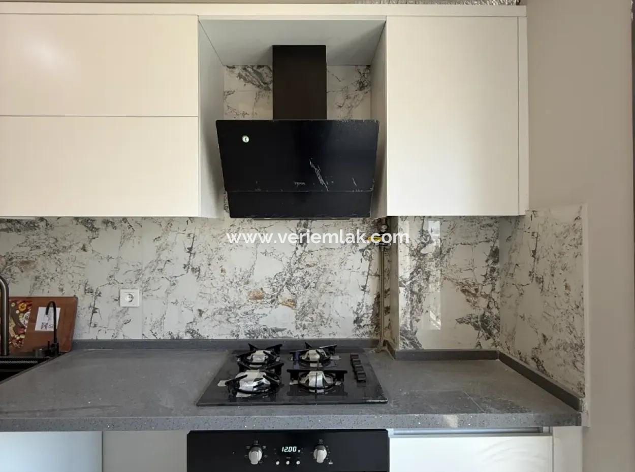 2 In 1 Wohnung Mit Luxuriöser Architektur In Seferihisar Çolakibrahimbey