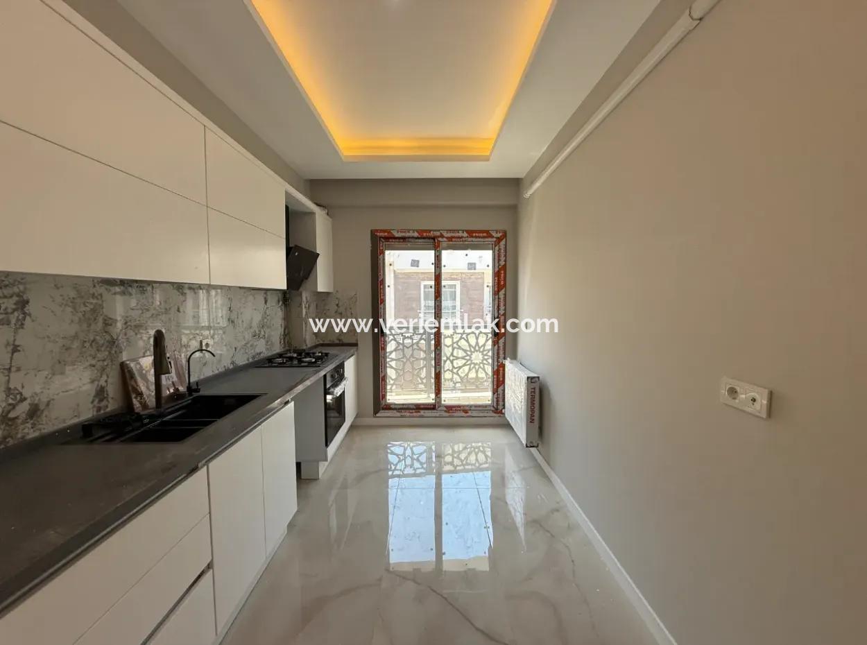 2 In 1 Wohnung Mit Luxuriöser Architektur In Seferihisar Çolakibrahimbey