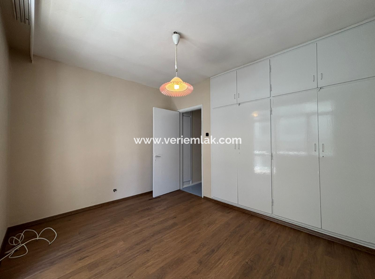 Gelegenheitswohnung Zu Vermieten 3. Stock 2 1 Miete In Der Alsancak Dutlu Strasse.