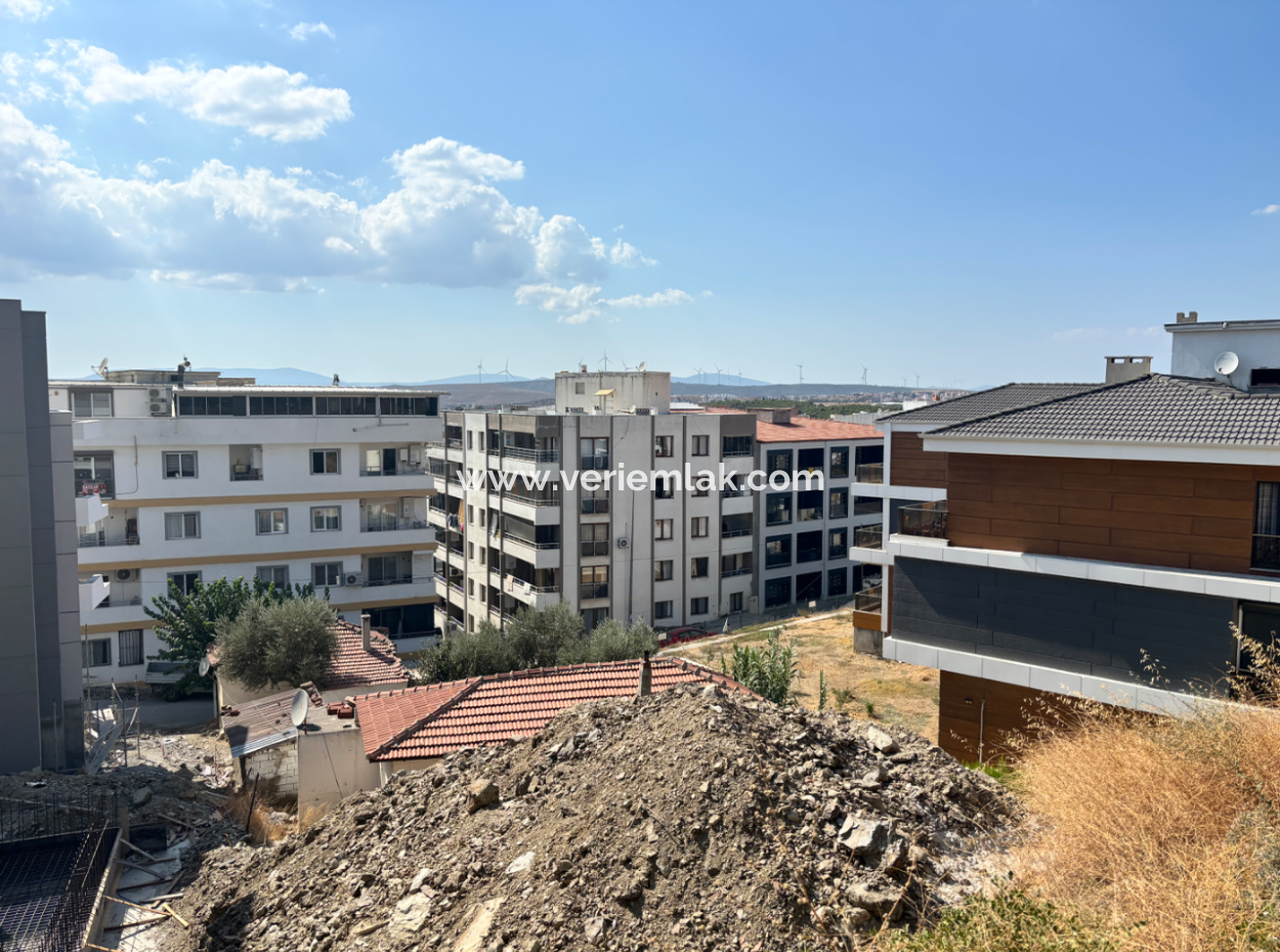 Zoniertes Grundstück Zum Verkauf 300M2 In Der Nähe Des Staatlichen Krankenhauses Seferihisar