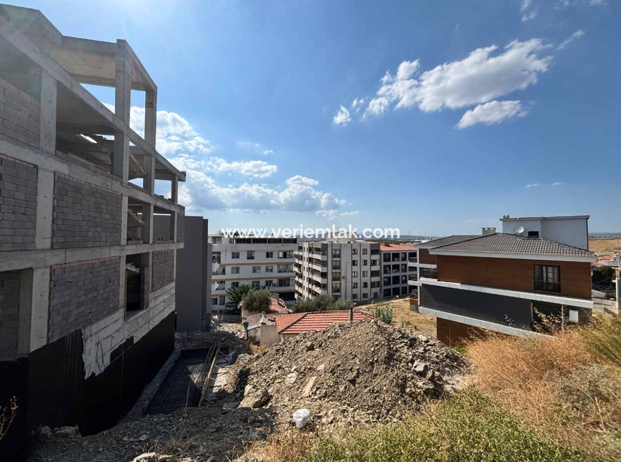 Zoniertes Grundstück Zum Verkauf 300M2 In Der Nähe Des Staatlichen Krankenhauses Seferihisar