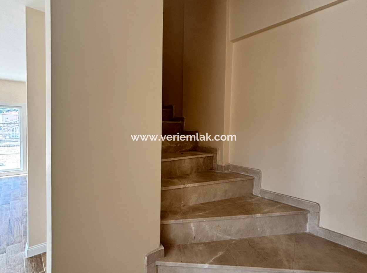 3 1 Wohnungen Zum Verkauf In Moderner Architektonischer Maisonette In Seferihisar İhsaniye Dorf