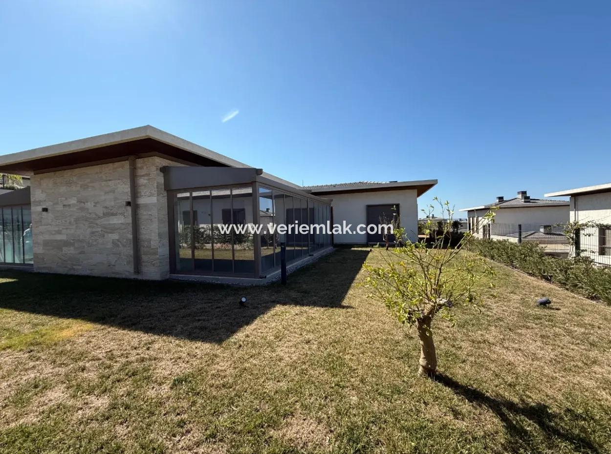 Volkskunst Urla Land – Einstöckige Freistehende Villa 5 1 Villa