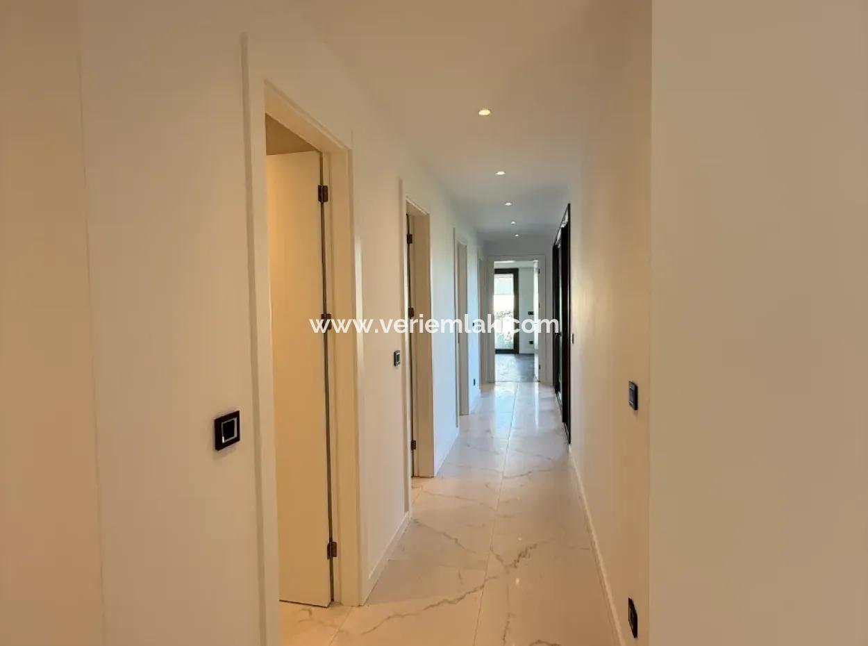 Volkskunst Urla Land – Einstöckige Freistehende Villa 5 1 Villa