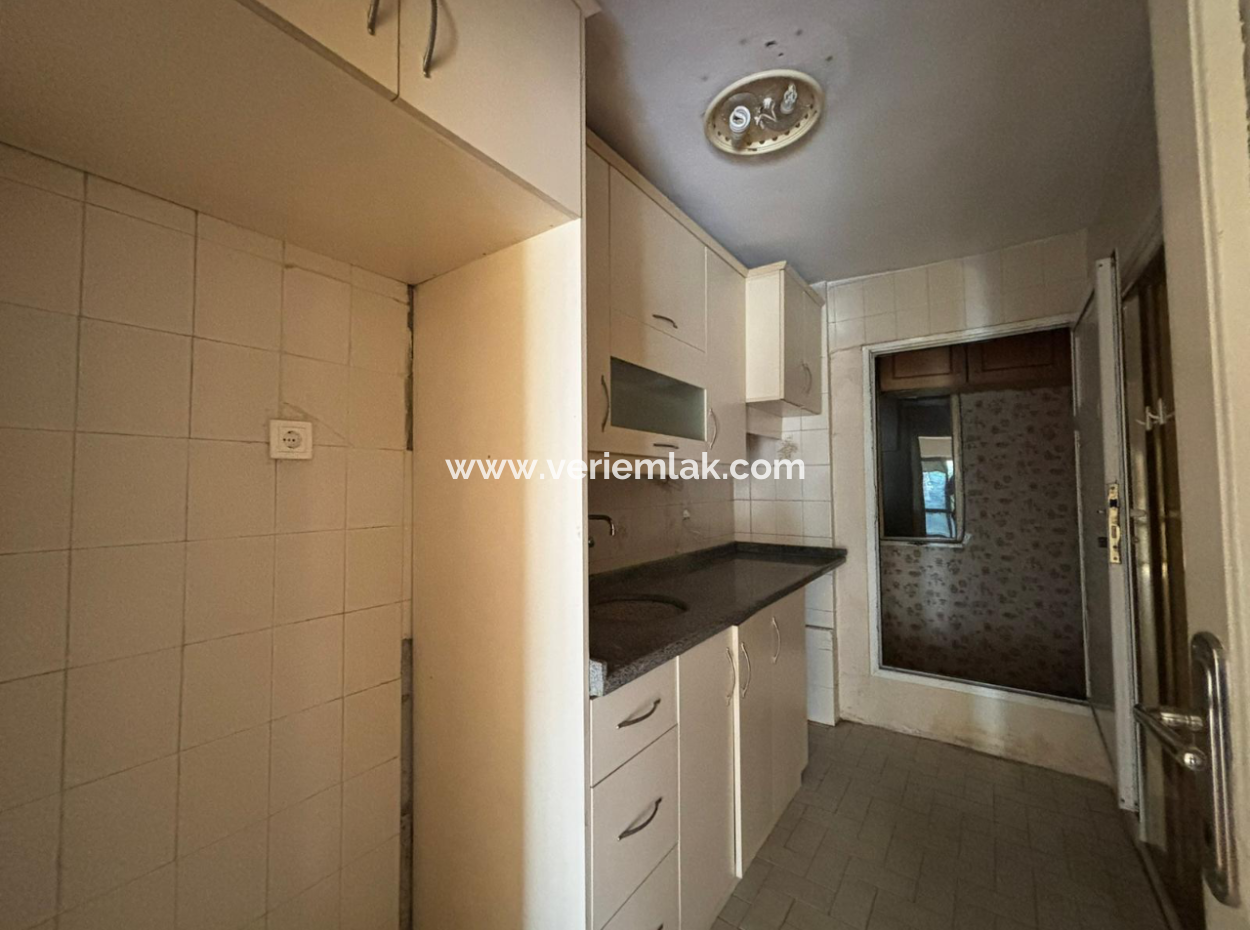 1. Stock 2 1 90 M2 Leere Wohnung Zum Verkauf Mit Aufzug In Alsancak Kahramanlar!