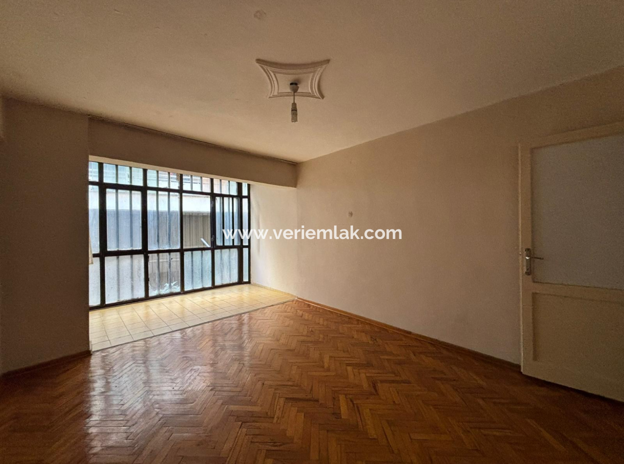 1. Stock 2 1 90 M2 Leere Wohnung Zum Verkauf Mit Aufzug In Alsancak Kahramanlar!