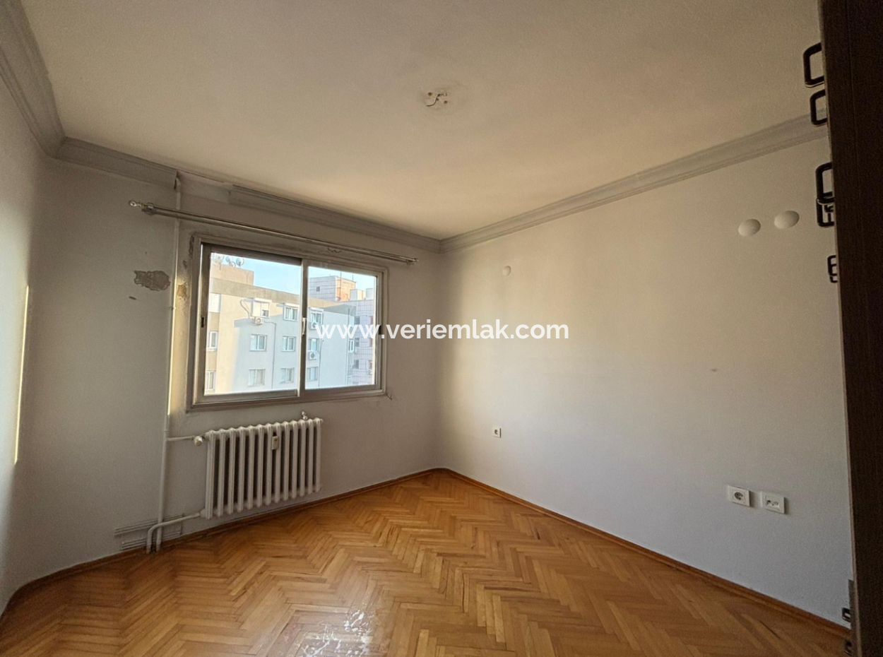 Wohnung Zu Vermieten In Der Nähe Von Alsancak Talatpaşa 2 1 Aufzug Und Parkplatz.