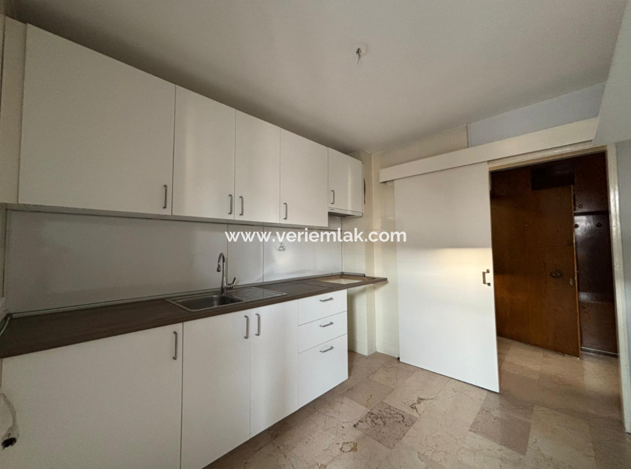 Wohnung Zu Vermieten In Der Nähe Von Alsancak Talatpaşa 2 1 Aufzug Und Parkplatz.