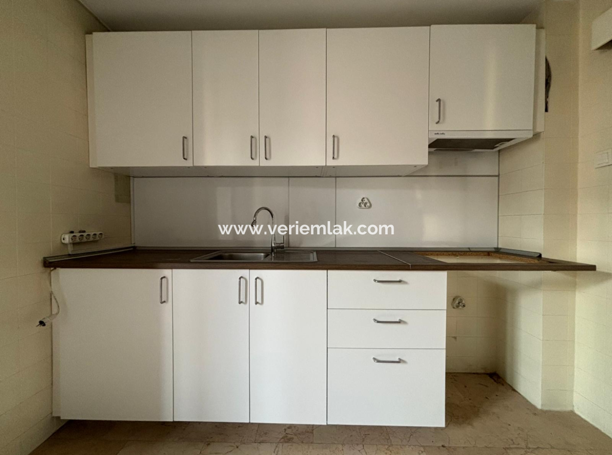 Wohnung Zu Vermieten In Der Nähe Von Alsancak Talatpaşa 2 1 Aufzug Und Parkplatz.