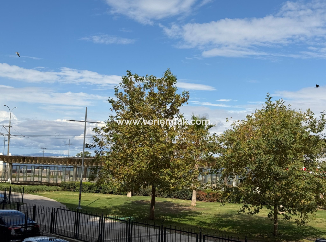Villenwohnung Mit Eckparkplatz Auf Dem Quarantäneplatz Küçükyali Ohne Dunkelkammer