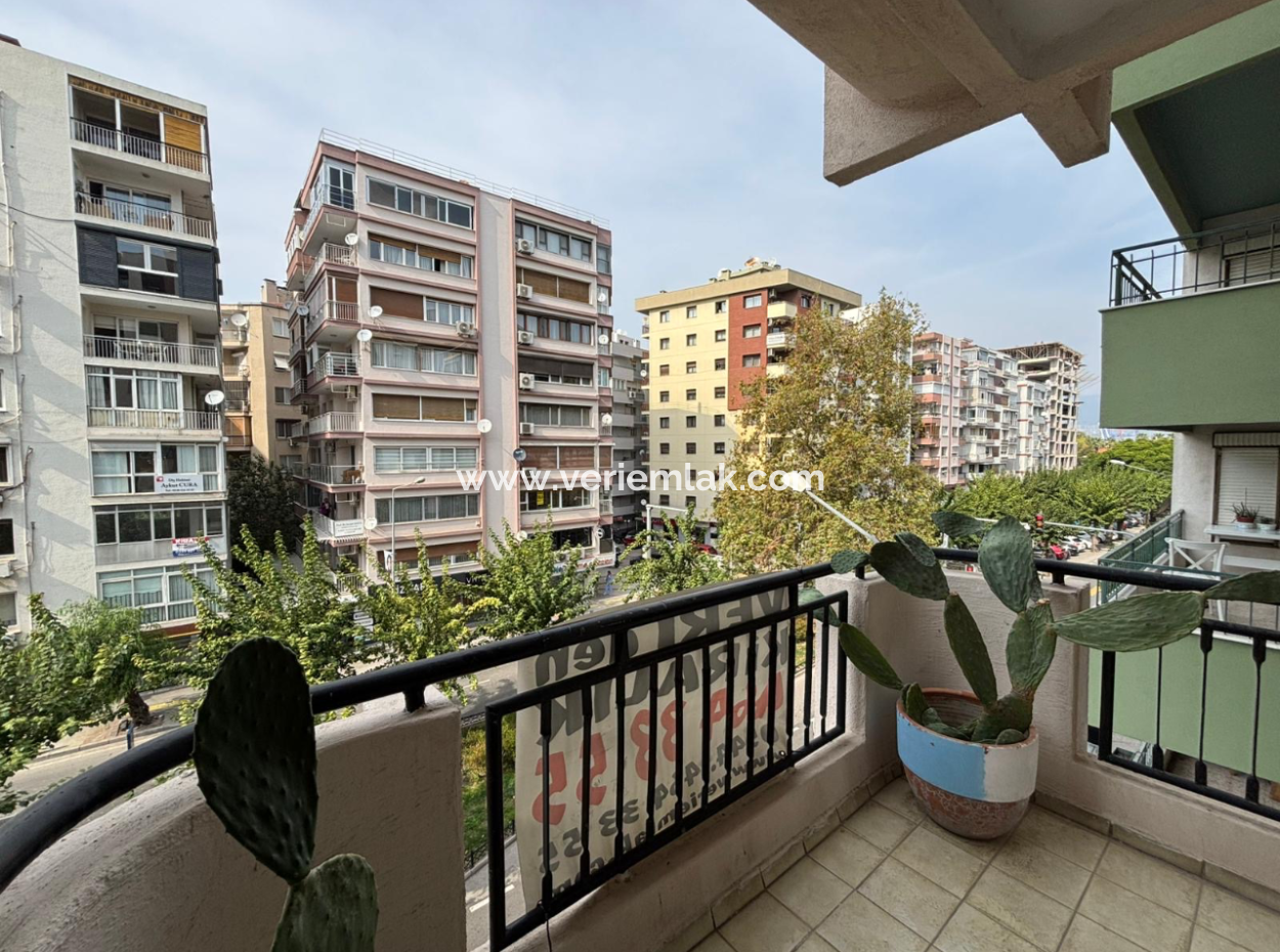 Alsancak Poet Eşref Boulevard 3 1 115M2 Wohnung Zu Vermieten!