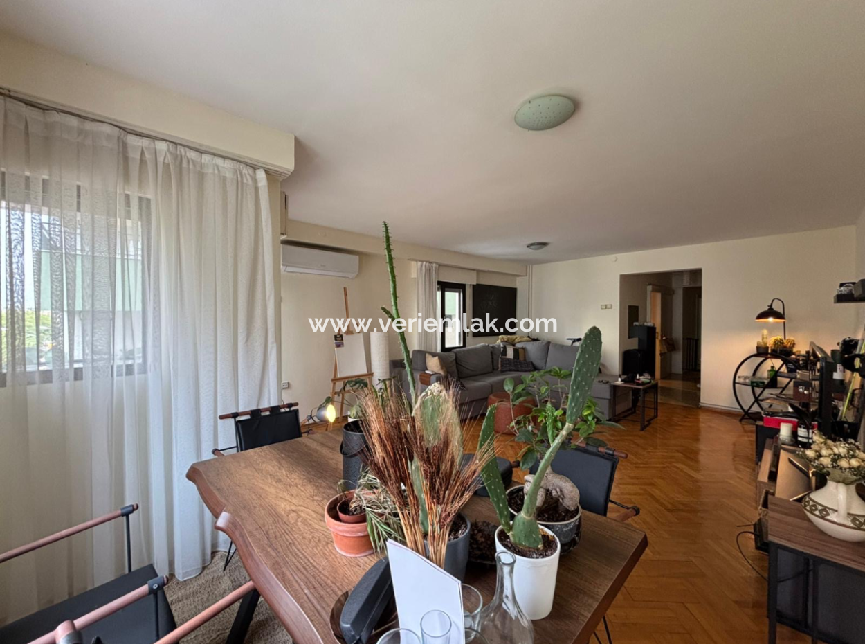 Alsancak Poet Eşref Boulevard 3 1 115M2 Wohnung Zu Vermieten!