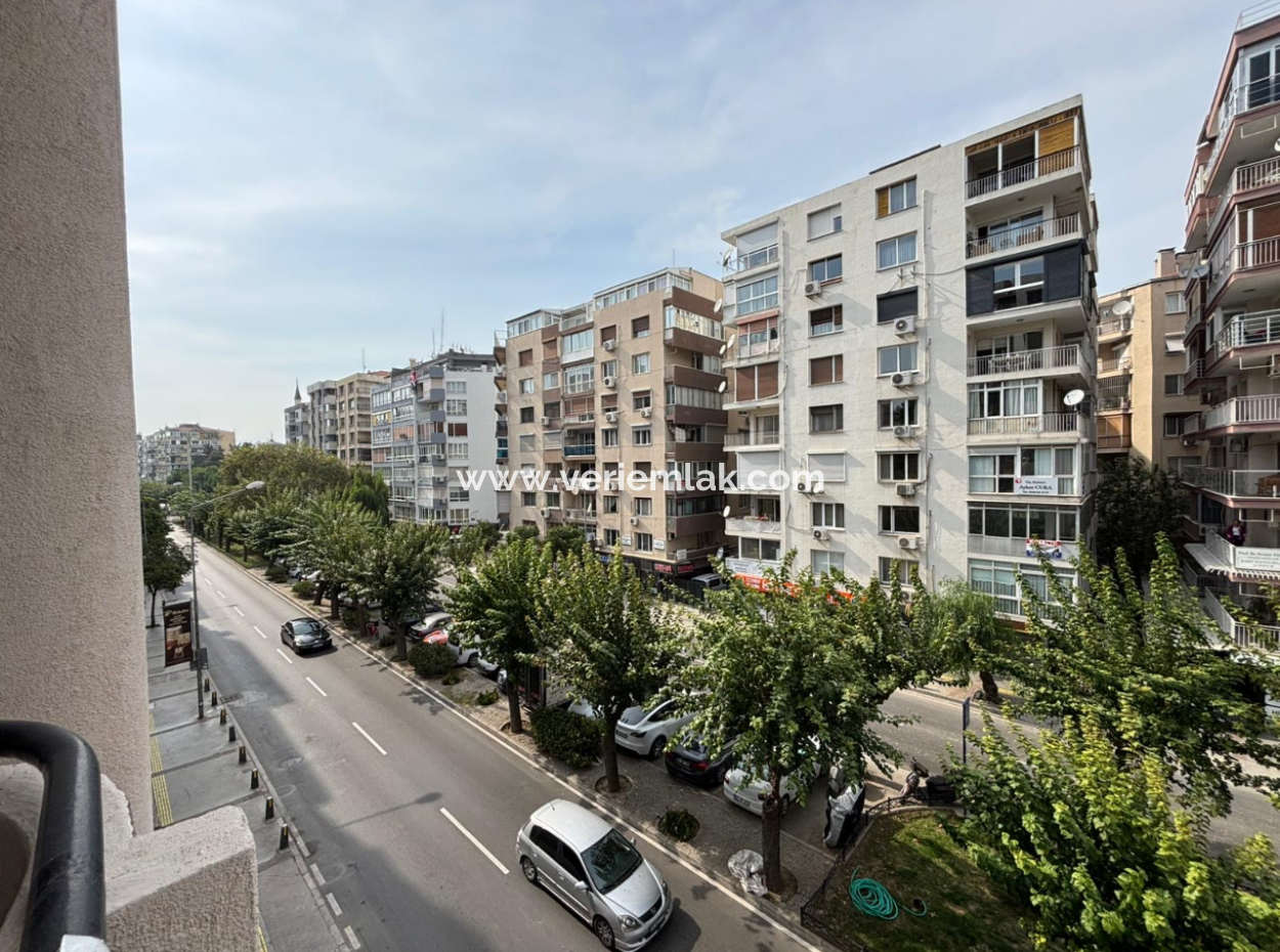 Alsancak Poet Eşref Boulevard 3 1 115M2 Wohnung Zu Vermieten!