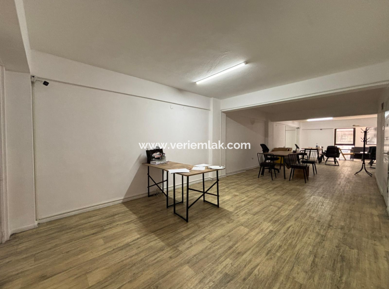 Alsancak Zypern Märtyrer 1.Floor 100M2 1 1 Büro/Büro Zu Vermieten