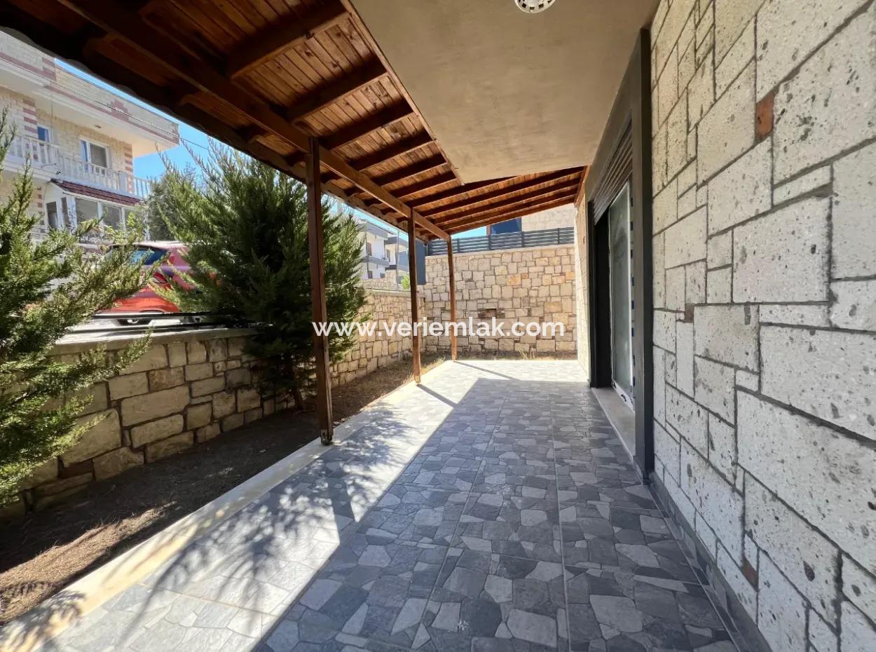 Freistehende 4 1 Villa Mit Meerblick In Seferihisar Akarca – Elmastaş Gebiet