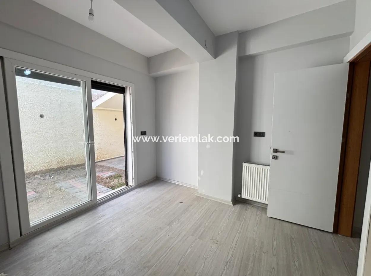 2 1 Wohnung Zu Vermieten Mit Gartennutzung Und Lager In Seferihisar Gözsüzler