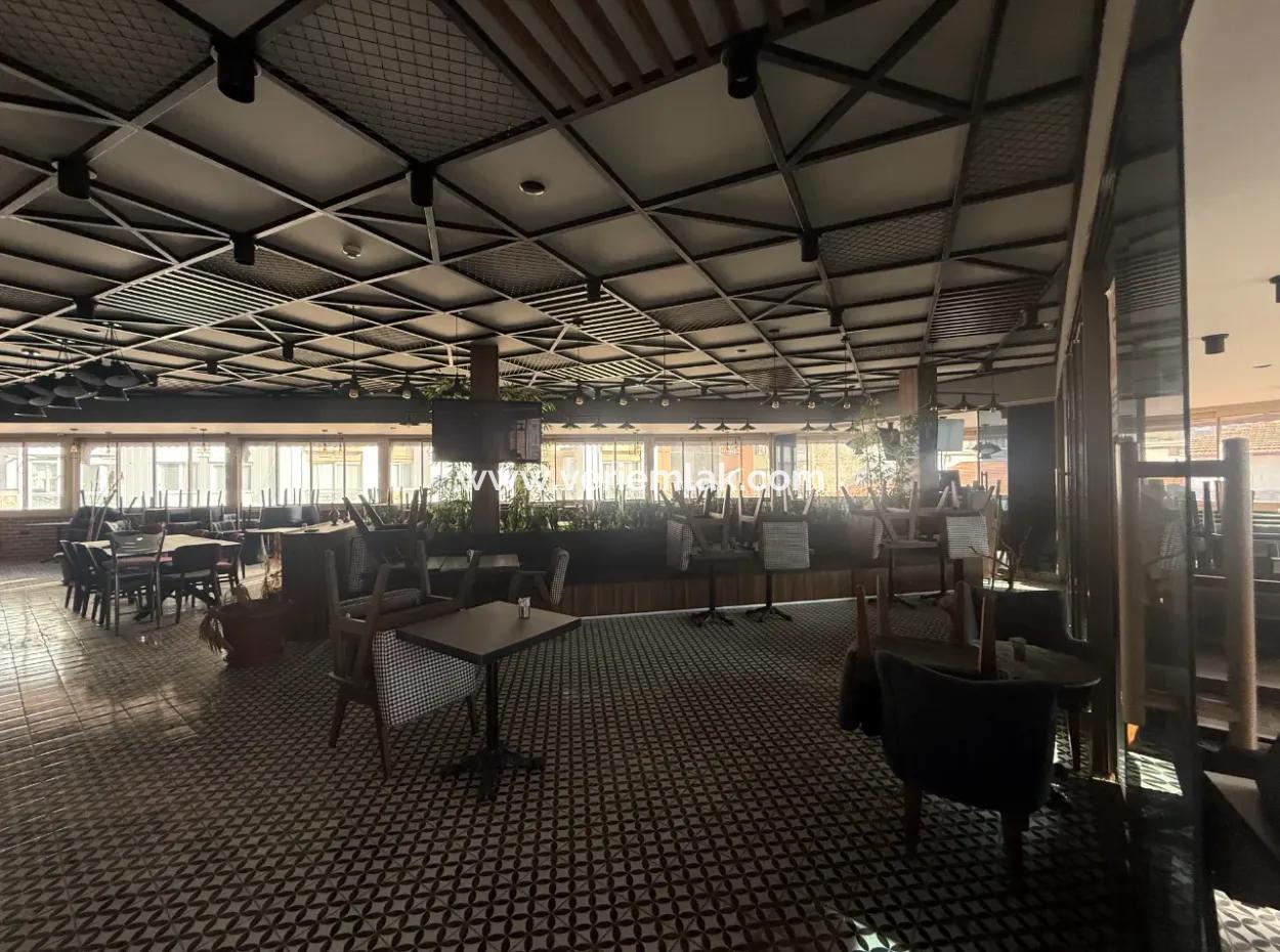 Ganzstöckiges Café Zur Untermiete Im Stadtzentrum Von Seferihisar