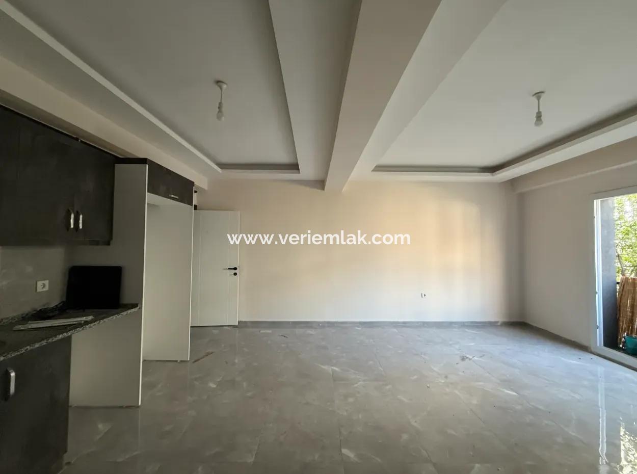 Maisonette-Wohnung Zur Miete Mit Fussbodenheizung Und Terrasse Im Stadtzentrum Von Seferihisar