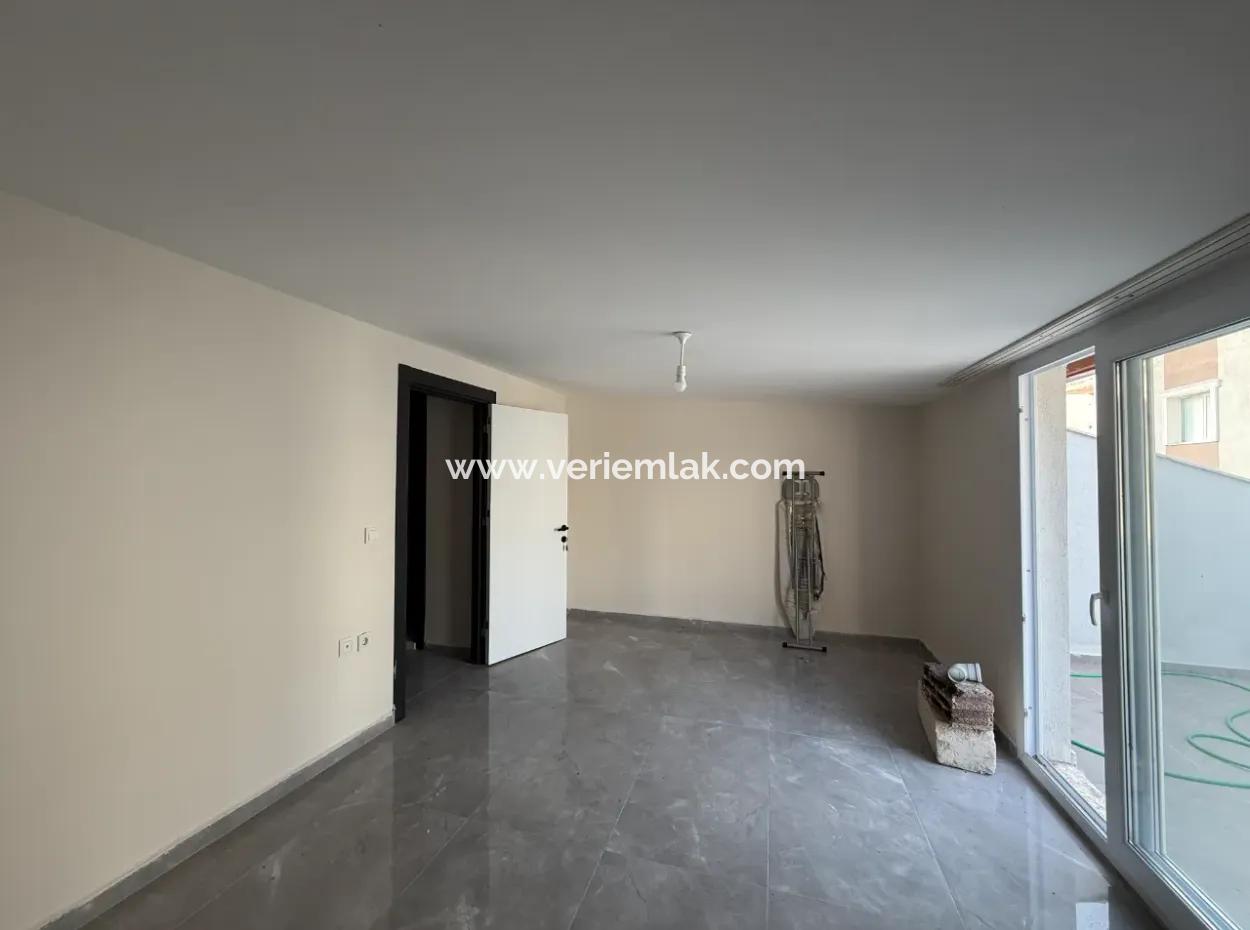 Maisonette-Wohnung Zur Miete Mit Fussbodenheizung Und Terrasse Im Stadtzentrum Von Seferihisar