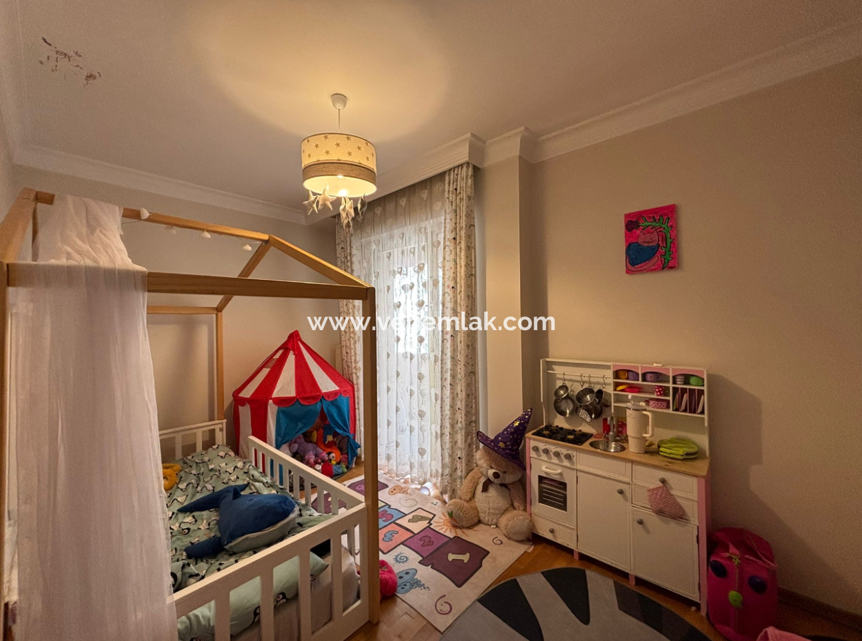 Wohnung Zum Verkauf Mit Parkplatz Im 3. Stock 3 1 Genç Gebäude In Der Alsancak Dutlu Strasse!