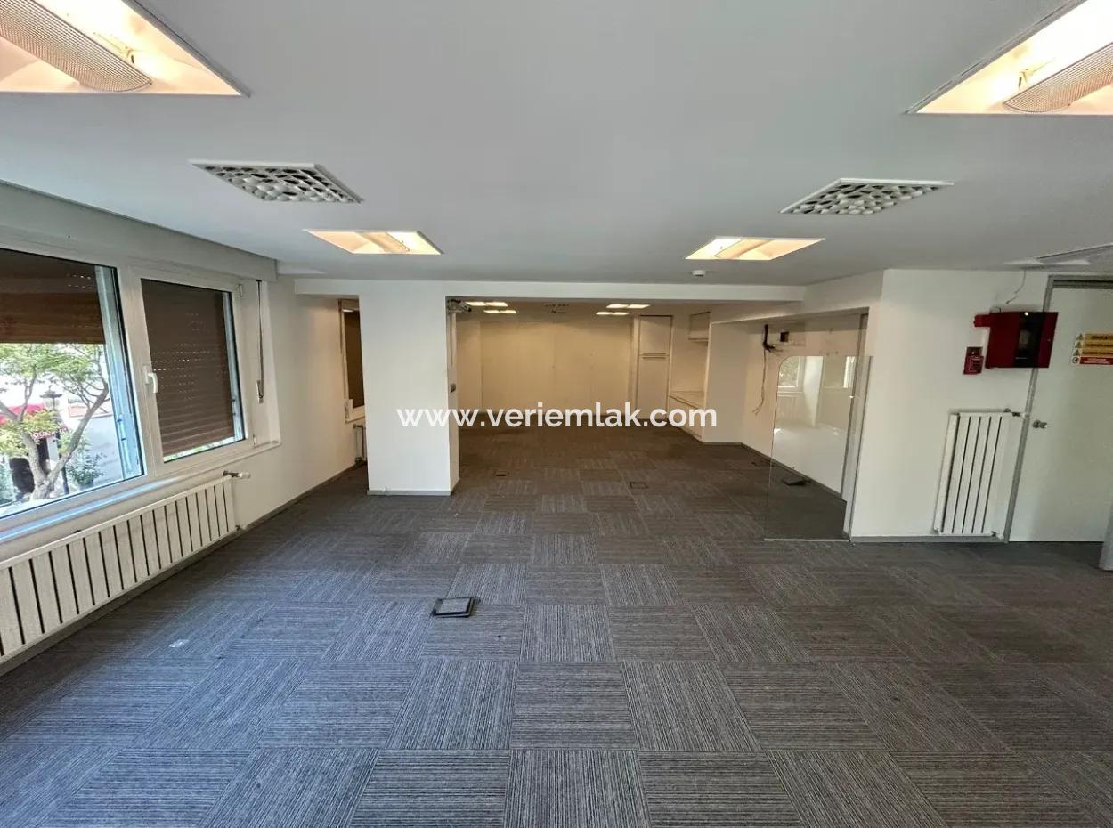 250 M² Repräsentativer Arbeitsplatz Zur Miete Am Alsancak Vasif Çinar Boulevard