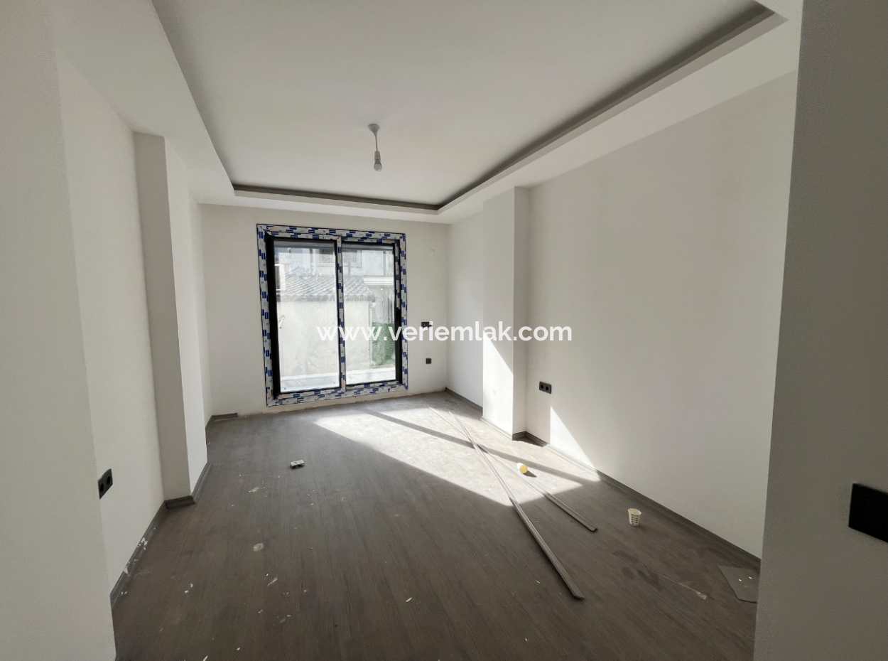 Seferihisar Çolakıbrahim Bey Stadtteil – 1 1 Neue Wohnung Mit Gartennutzung In Der Nähe Des Stadions