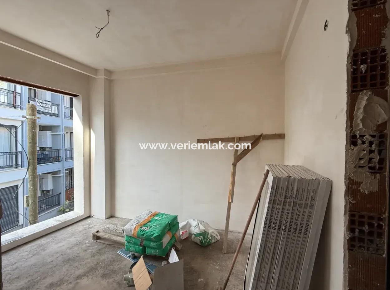 Freistehende Duplexvilla Mit Reihenhaus Und Innenhof Im Stadtzentrum In Seferihisar Hidirlik