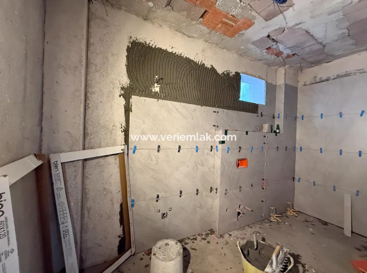 Freistehende Duplexvilla Mit Reihenhaus Und Innenhof Im Stadtzentrum In Seferihisar Hidirlik