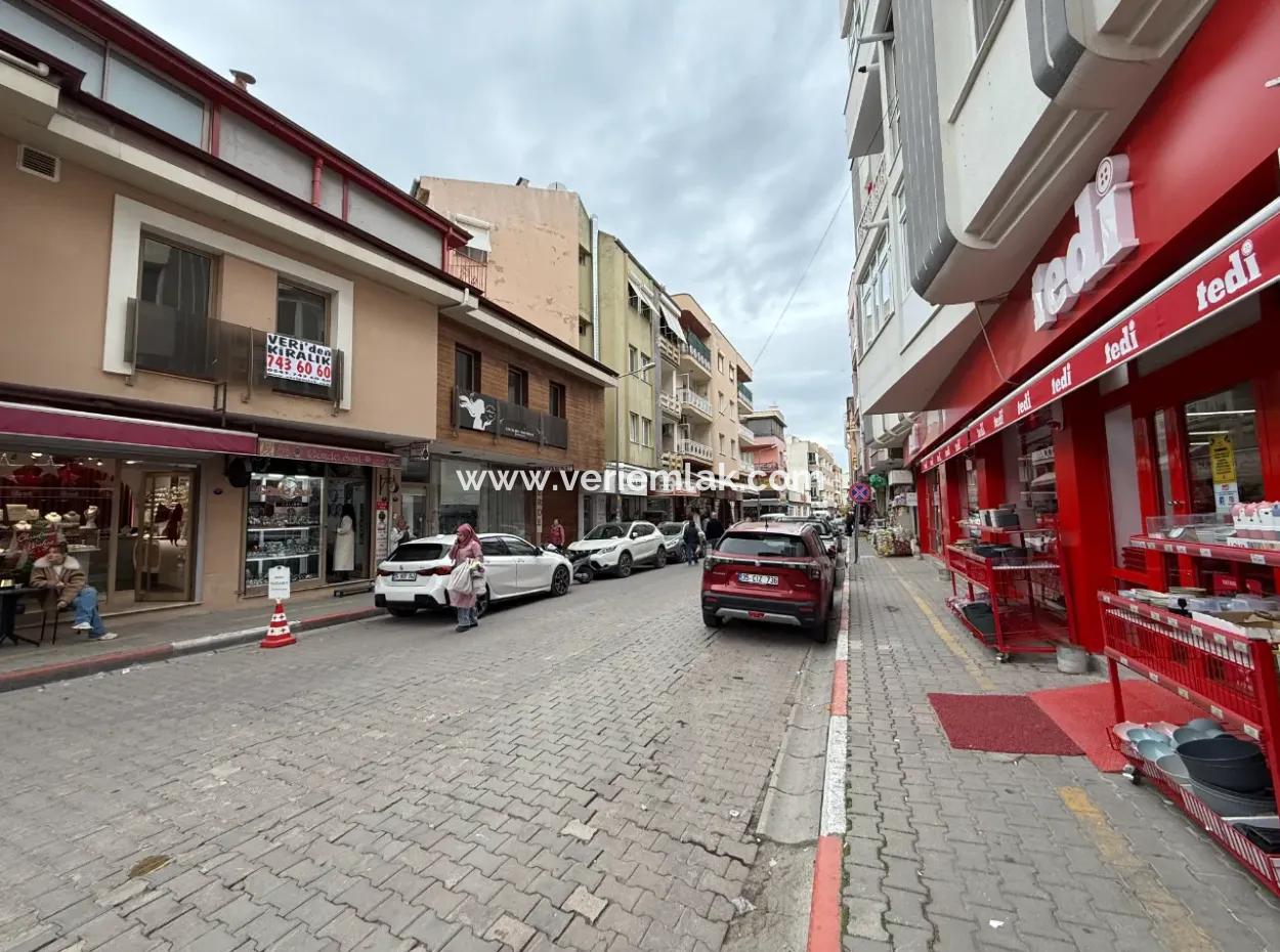 Büro / Arbeitsplatz Zur Miete Im Stadtzentrum Von Seferihisar – Marktplatzeingang