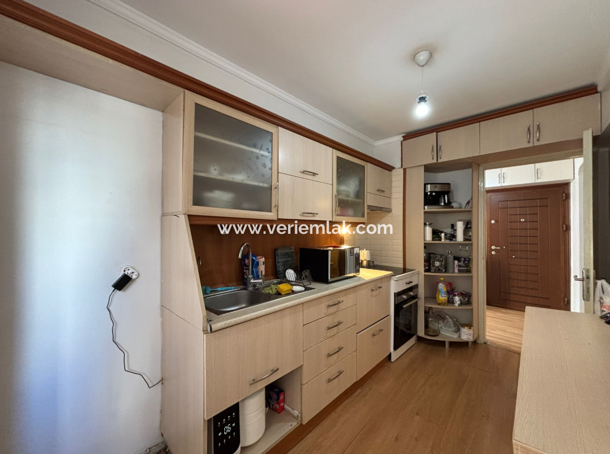 4. Stock, Gut Gepflegte Wohnung Zu Mieten Mit 3 1 Parkplätzen In Alsancak Poet Eşref!