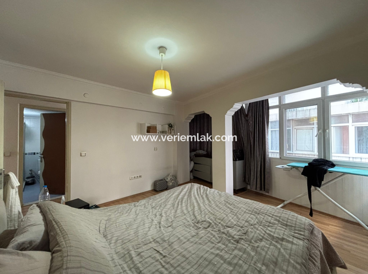 4. Stock, Gut Gepflegte Wohnung Zu Mieten Mit 3 1 Parkplätzen In Alsancak Poet Eşref!