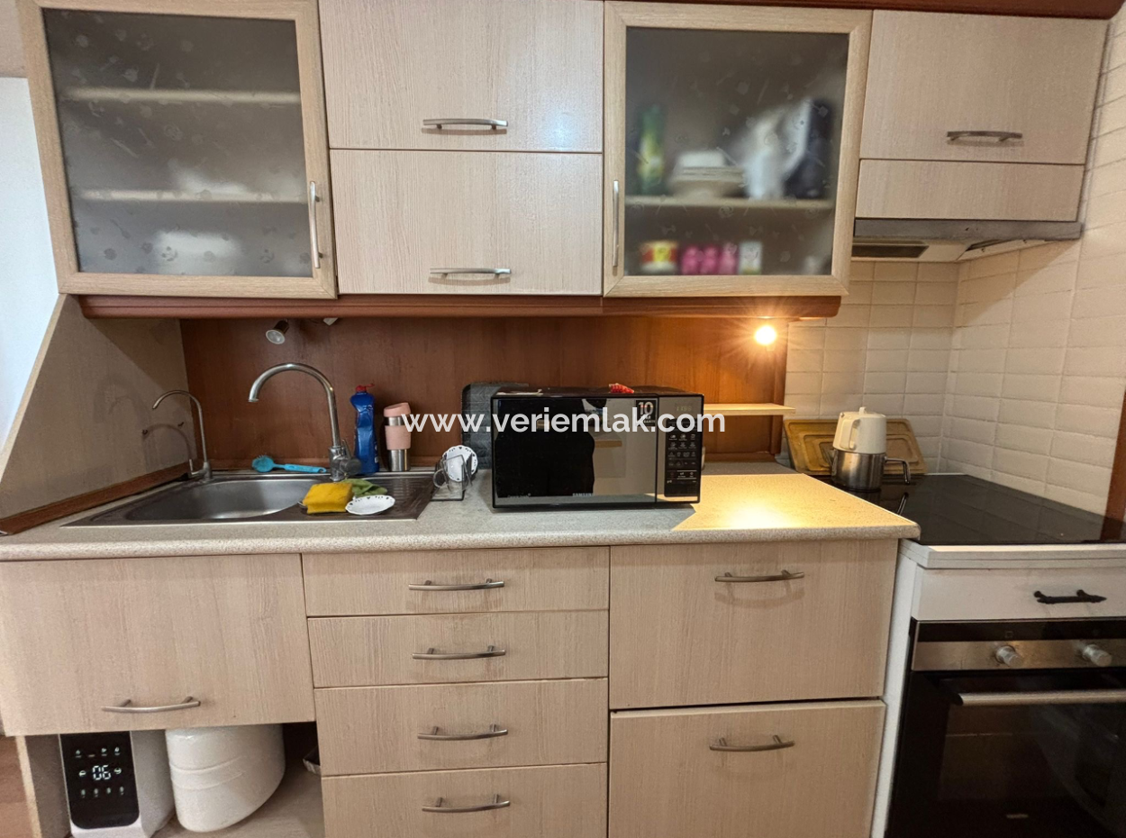 4. Stock, Gut Gepflegte Wohnung Zu Mieten Mit 3 1 Parkplätzen In Alsancak Poet Eşref!