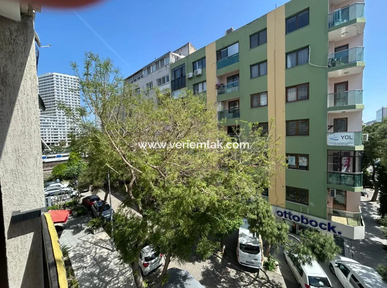 Wohnung Zur Miete – In Der Nähe Des Alsancak Privaten Ege Health Hospital 130 M²