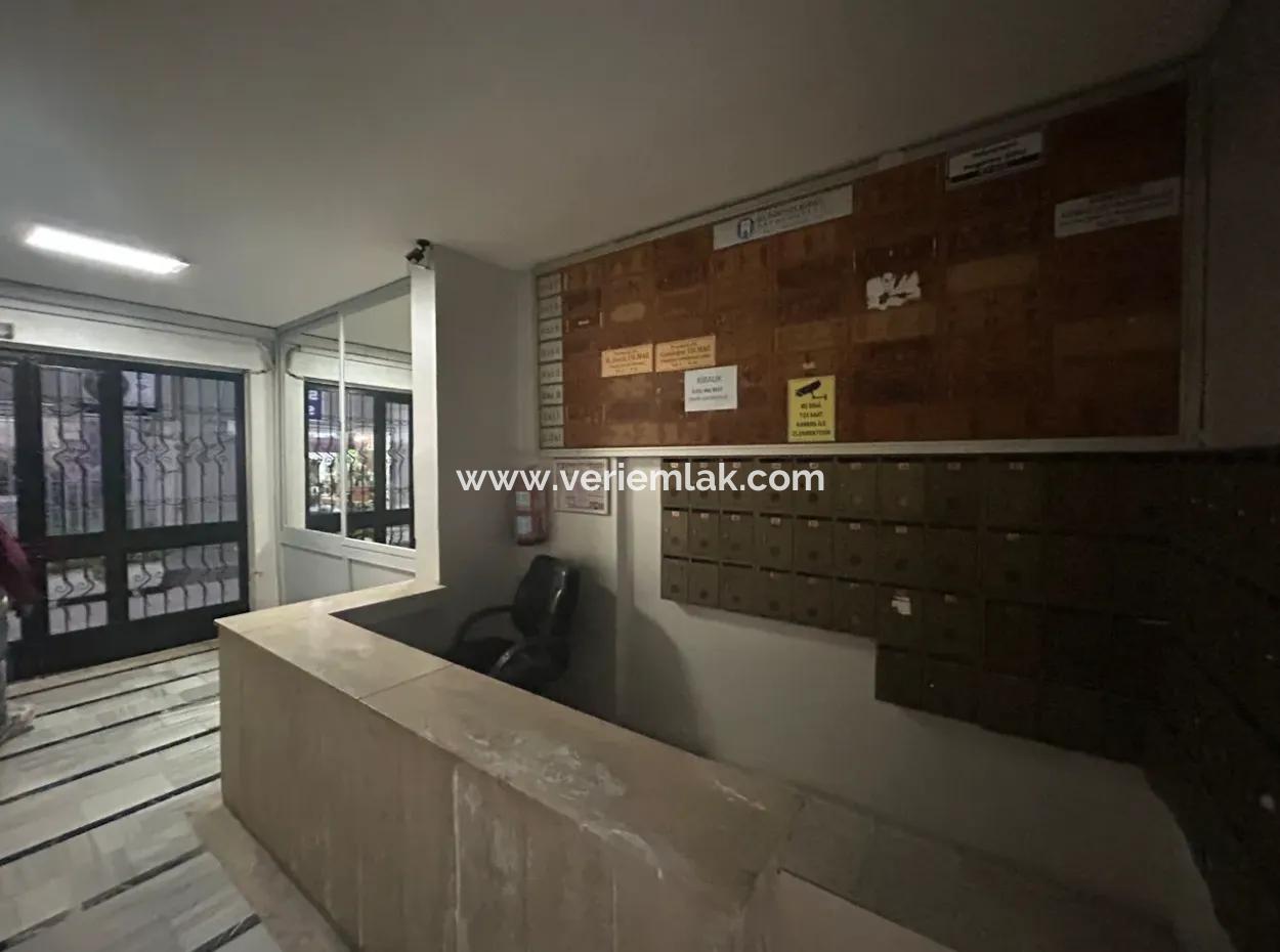 Wohnung Zum Verkauf In Der Nähe Des Dünyagöz-Krankenhauses Am Aliçetinkaya Boulevard 2 1.80 M² 5 Stockwerke