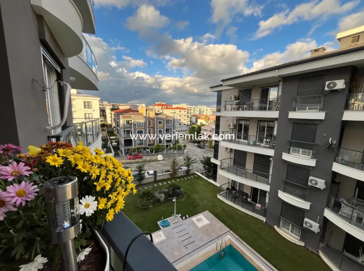Seferihisar Camikebir-Viertel – İklimkent-Gelände – 2 Und 1 Wohnungen Mit Pool, Modern Und Geräumig