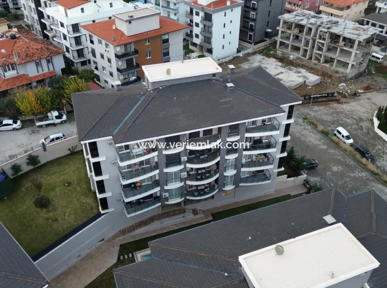 Seferihisar Camikebir-Viertel – İklimkent-Gelände – 2 Und 1 Wohnungen Mit Pool, Modern Und Geräumig