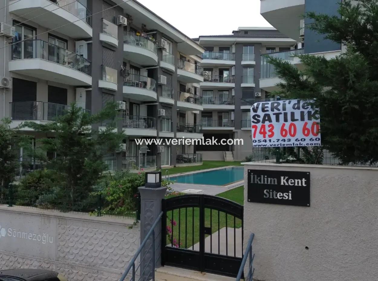 Seferihisar Camikebir-Viertel – İklimkent-Gelände – 2 Und 1 Wohnungen Mit Pool, Modern Und Geräumig