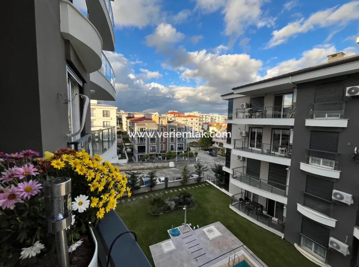 Seferihisar Camikebir-Viertel – İklimkent-Gelände – 2 Und 1 Wohnungen Mit Pool, Modern Und Geräumig