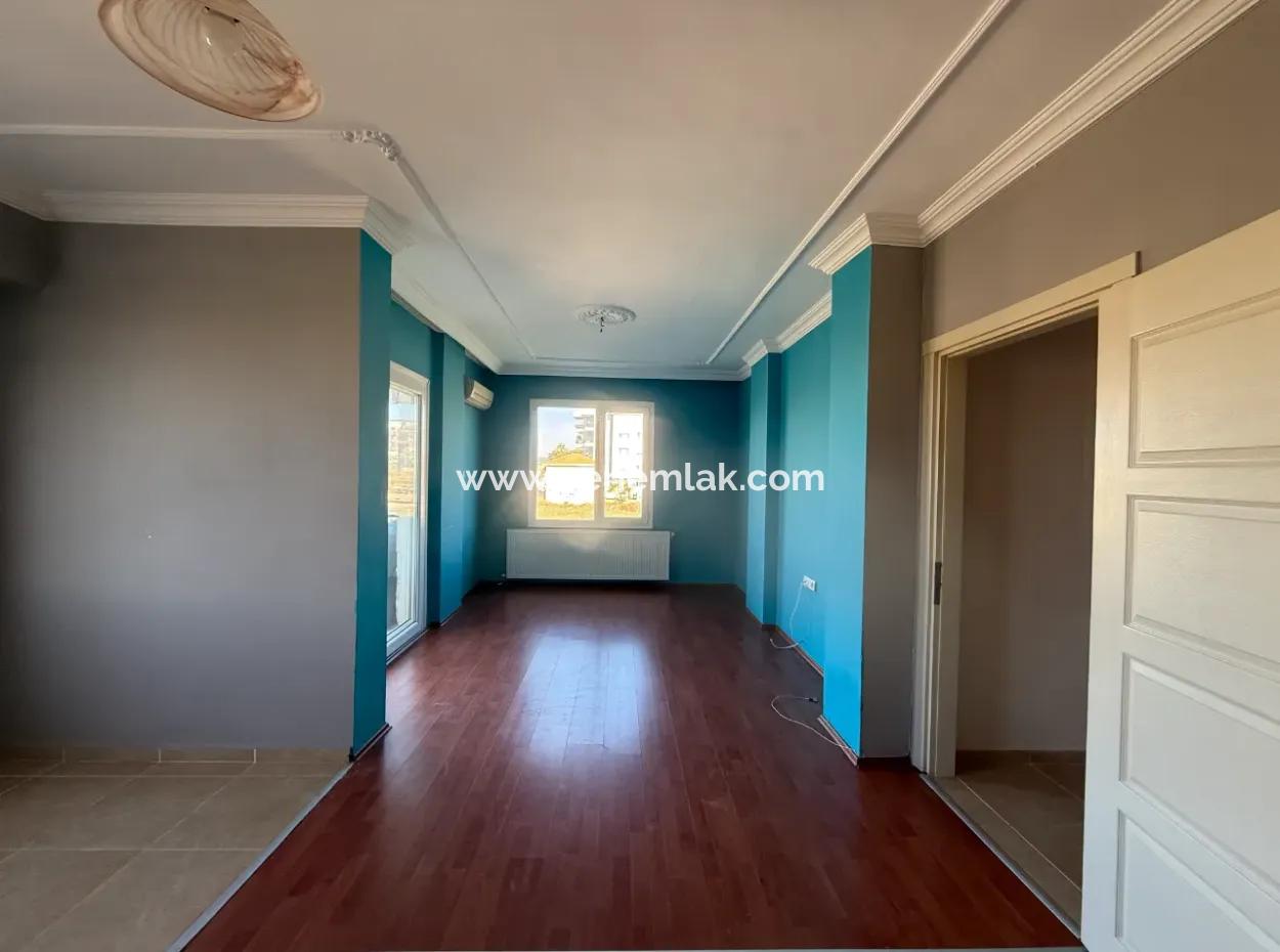 Seferihisar Izmir-Strasse Mit Grünflächenfassade • Zum Verkauf 3 1 Wohnung